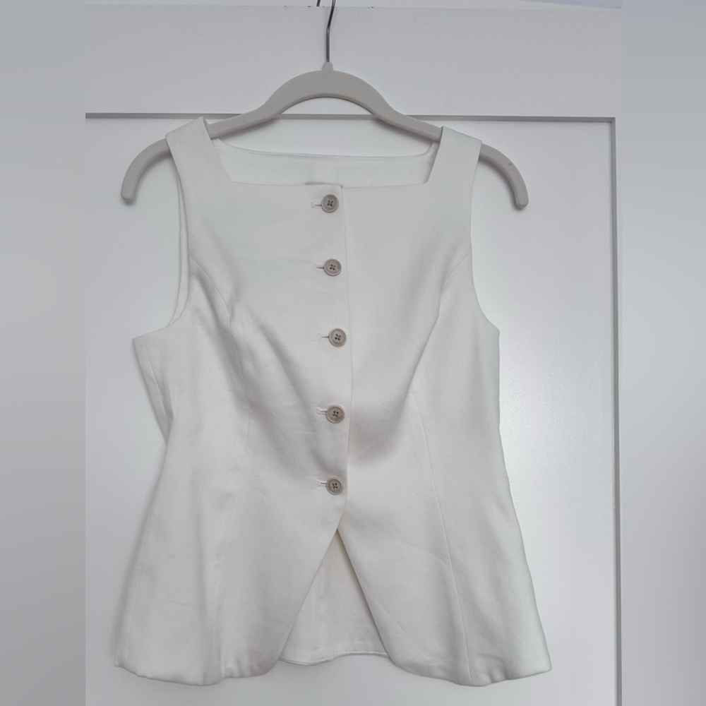 Aritzia White Button Down Sleeveless Vest - Brand New